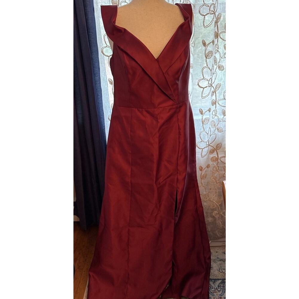 Alfred Sung Formal Off Shoulder Gown Size 18 W/Front Slit D760 NWT, Burgundy
